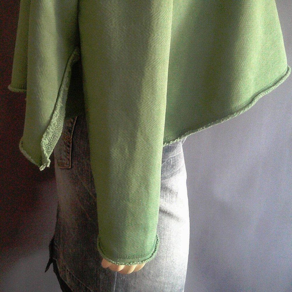 Free-est NWOT Free People Oversized Cropped Frayed Roll Up Edges Sweatshirt M - Picture 7 of 11